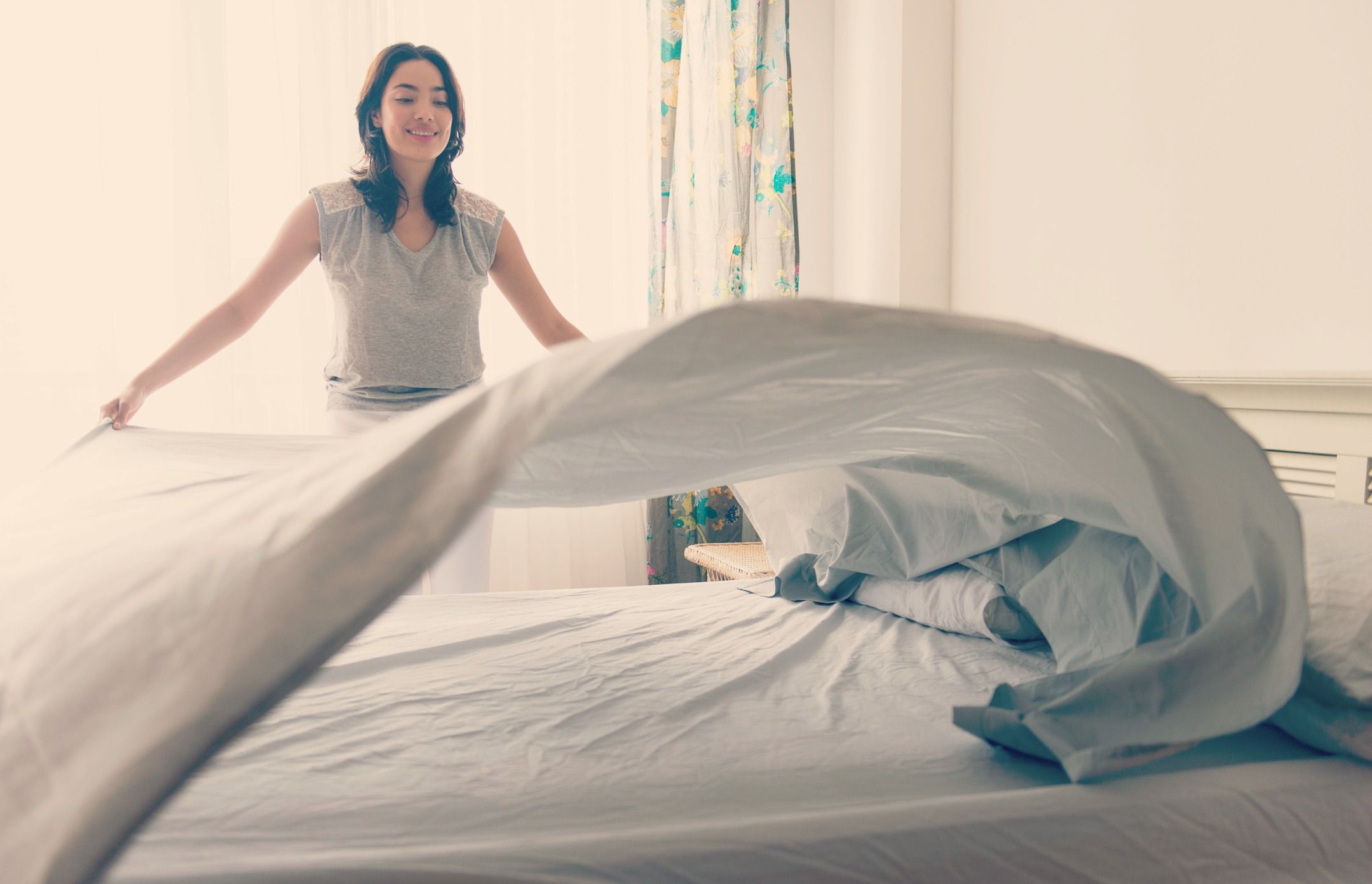 Teknik Membuat Bed yang Rapi dan Nyaman di Industri Perhotelan