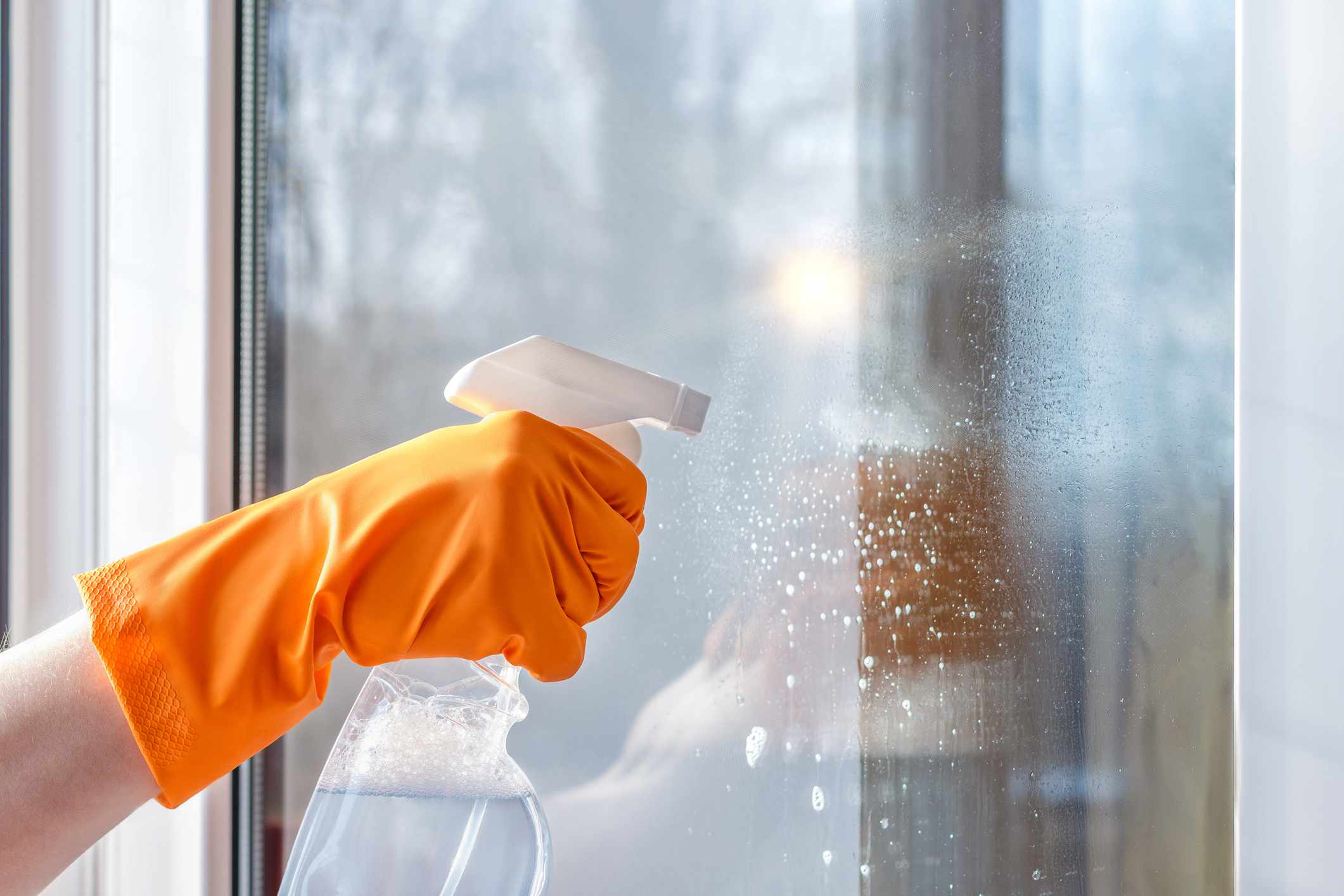 Pentingnya Glass Cleaning dalam Industri Perhotelan