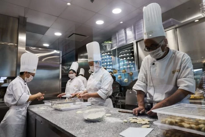 Peran Penting Cook Helper dalam Industri Perhotelan